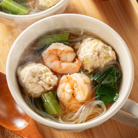 えびと鶏団子のスープ