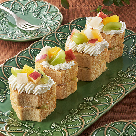 バウムクーヘンのフルーツケーキ
