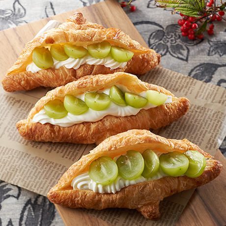 ぶどうとチーズのクロワッサンサンド