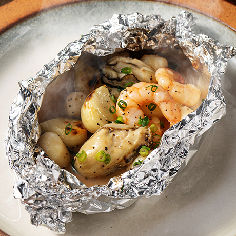 海鮮にんにくのバターホイル焼き
