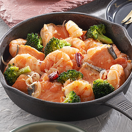 えびとサーモンのオイル焼き