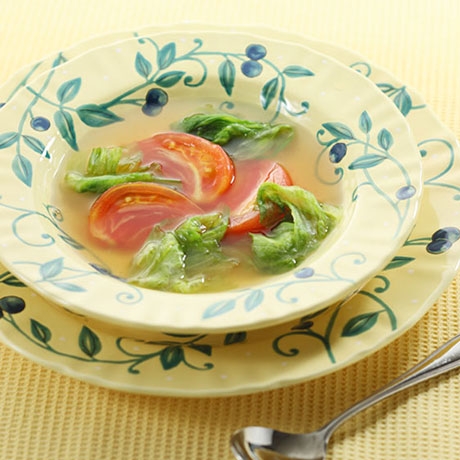 レタスとトマトのスープ
