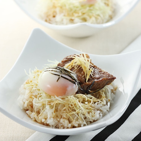 牛肉のステーキ丼