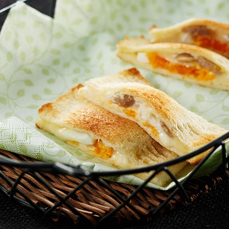 ウィンナーとチーズのホットサンド風