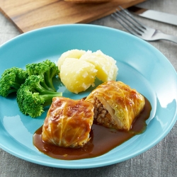 デミソースでロールキャベツ