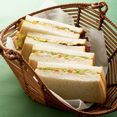 つぶしておいしいたまごとポテトのサンドイッチ