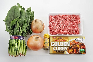 ほうれん草とひき肉のカレー