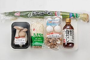 たっぷりきのことふわふわ卵の白だしスープ