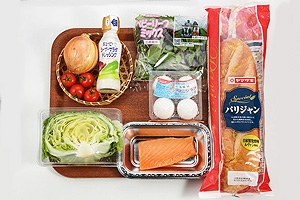 スモークサーモンとバゲットのサラダ