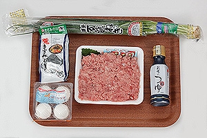 お月見 まぐろすきみ丼