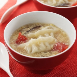 丸鶏スープ餃子・トマトの酸辣湯風(さんらーたんふう)