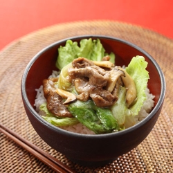 牛肉とエリンギの中華丼