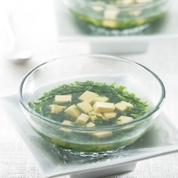 卵豆腐とモロヘイヤの冷やし汁仕立て