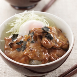 しょうが焼き卵のせ丼