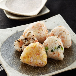 鮭フレークと新米のおにぎり5種
