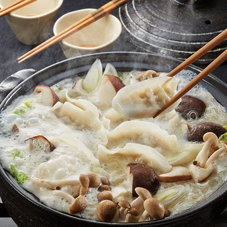 丸鶏餃子鍋 豆乳ごま風