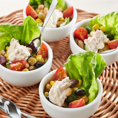 蒸し豆のコロコロサラダ