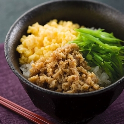 三色丼