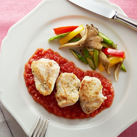 お手軽!チキンハーブのトマトソース添え