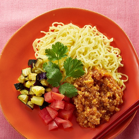 夏野菜と肉味噌の混ぜそば