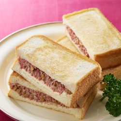 納豆&コンビーフのホットサンド