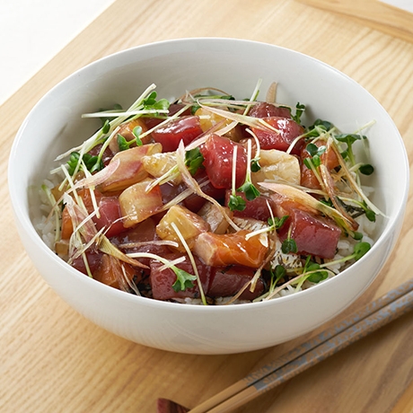 たっぷりまぐろの海鮮丼