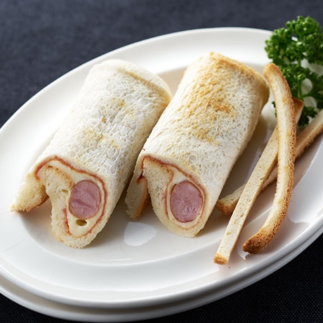 ウインナーとチーズのロールサンド