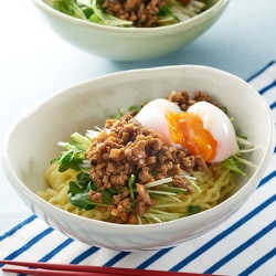 サラダ冷やしジャージャー麺風