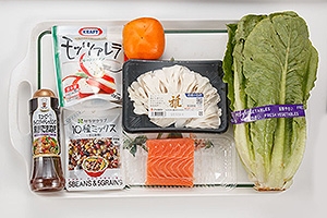 おけさ柿とサーモンのechigo salad