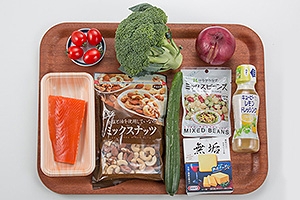 サーモンとチーズのチョップドサラダ