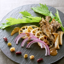 れんこんときのこのechigo salad