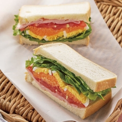 春色ボリューム野菜サンド