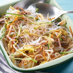 野菜たっぷり春雨サラダ