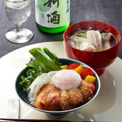 ぶりプリごまダレ丼