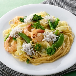 春野菜とえびのさっぱりパスタ