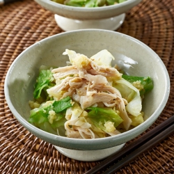 しゃきしゃきキャベツとチキンのしょうが和え