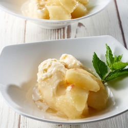 「山の日」ゴロゴロ桃ソースアイス