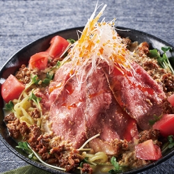 「山の日」ローストビーフ冷やし担々麺