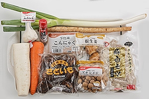 秋野菜たっぷり豚モツ味噌煮