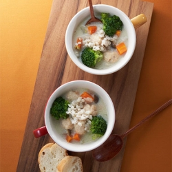 鶏つみれの豆乳スープ