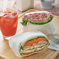 2色のたっぷりベジサンド