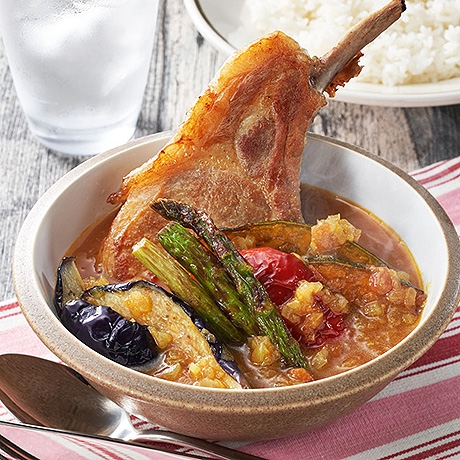 骨付き肉の焼きカレースープ