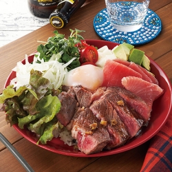 まぐろ&ステーキのスタミナ丼