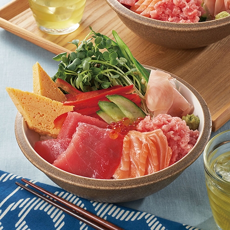 夏野菜のカラフル海鮮丼