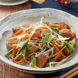 黒豆もやしとさつま揚げの和風炒め