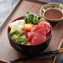 あとがけごまだれの鉄火ユッケ丼