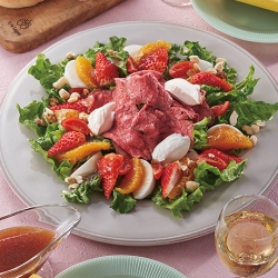ローストビーフといちごのECHIGO salad