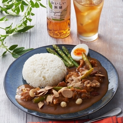 焼きアスパラとにんにくのコンソメカレー