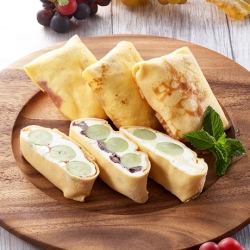 ぶどうとあんこの包みクレープ