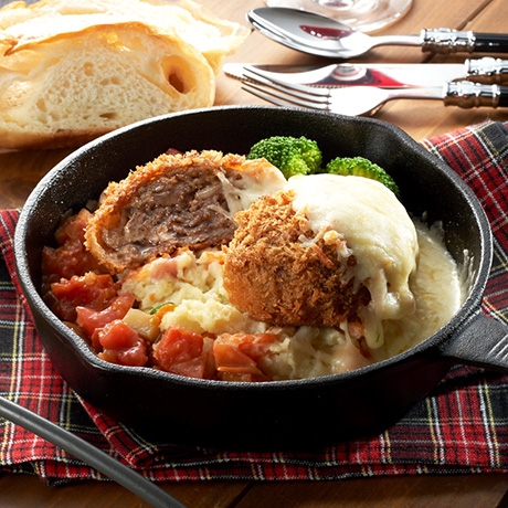 肉ジュワでかメンチのトマトチーズ